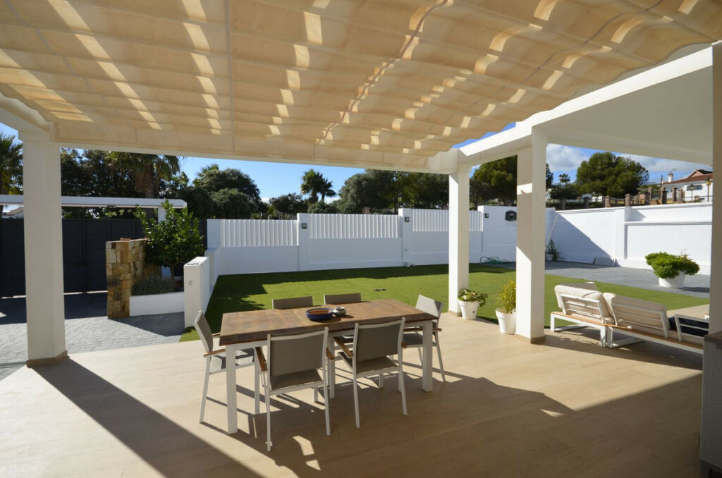 Detached Villa Manilva Málaga - image 4