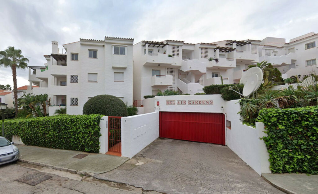 Middle Floor Apartment Bel Air Málaga - image 4