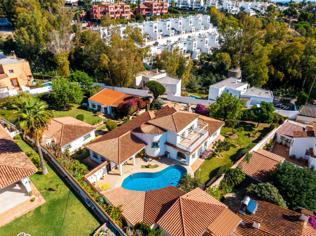 Detached Villa Benalmadena Málaga - image 4