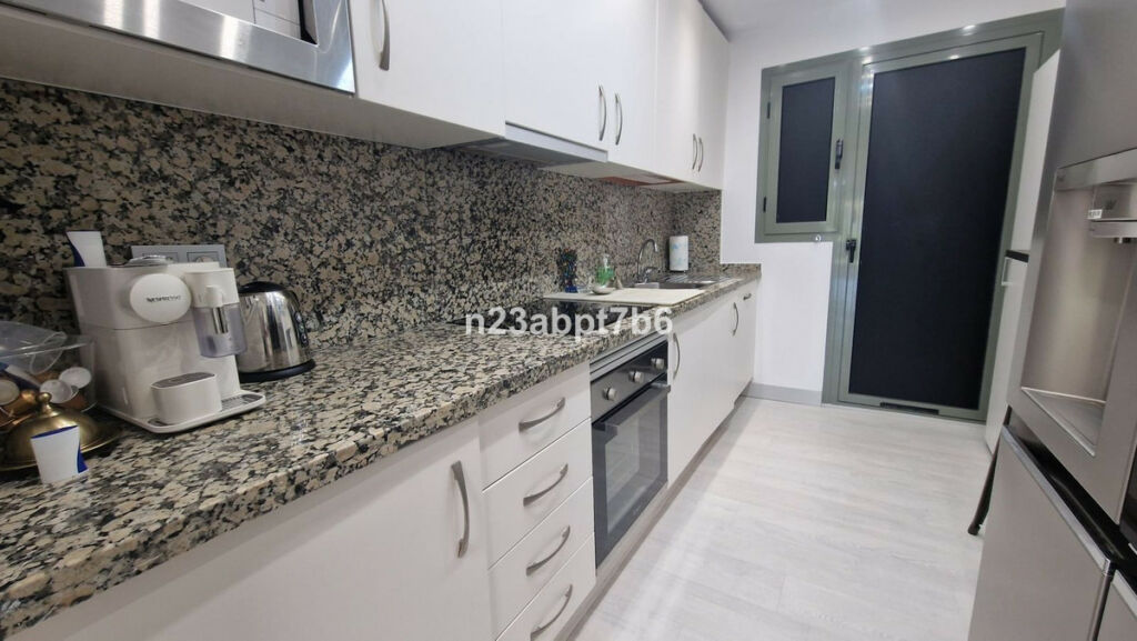 Ground Floor Apartment Atalaya Málaga - image 4