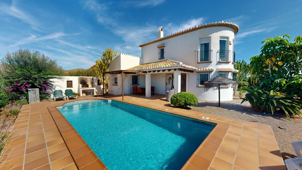 Detached Villa Benajarafe Málaga - image 4