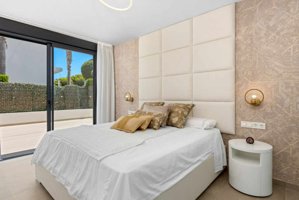 Detached Villa Dehesa de Campoamor Alicante - image 40