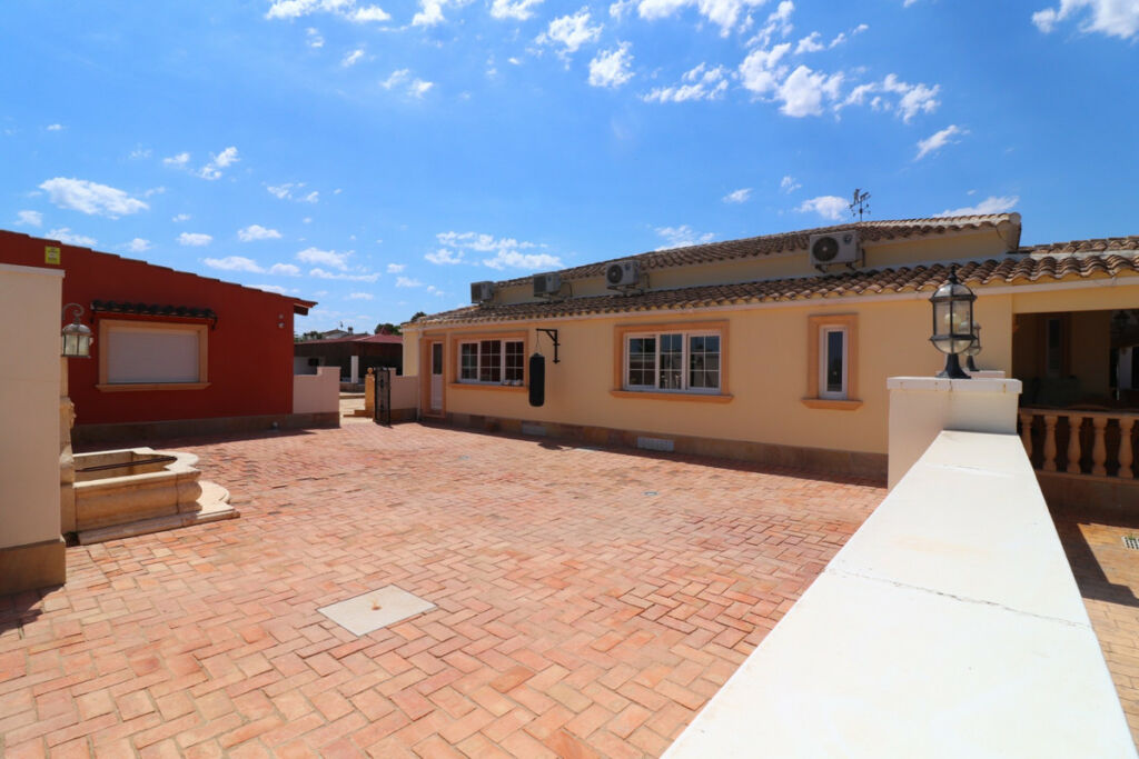 Detached Villa Heredades Alicante - image 50