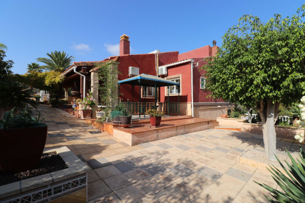 Detached Villa Algorfa Alicante - image 44
