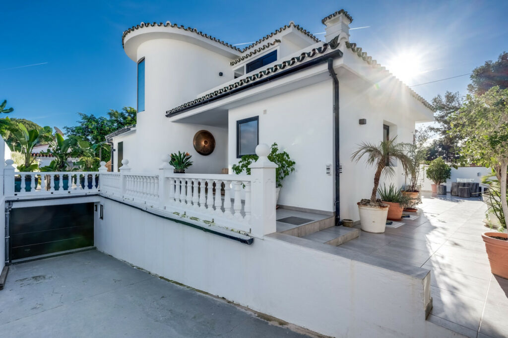 Detached Villa Nueva Andalucía Málaga - image 43