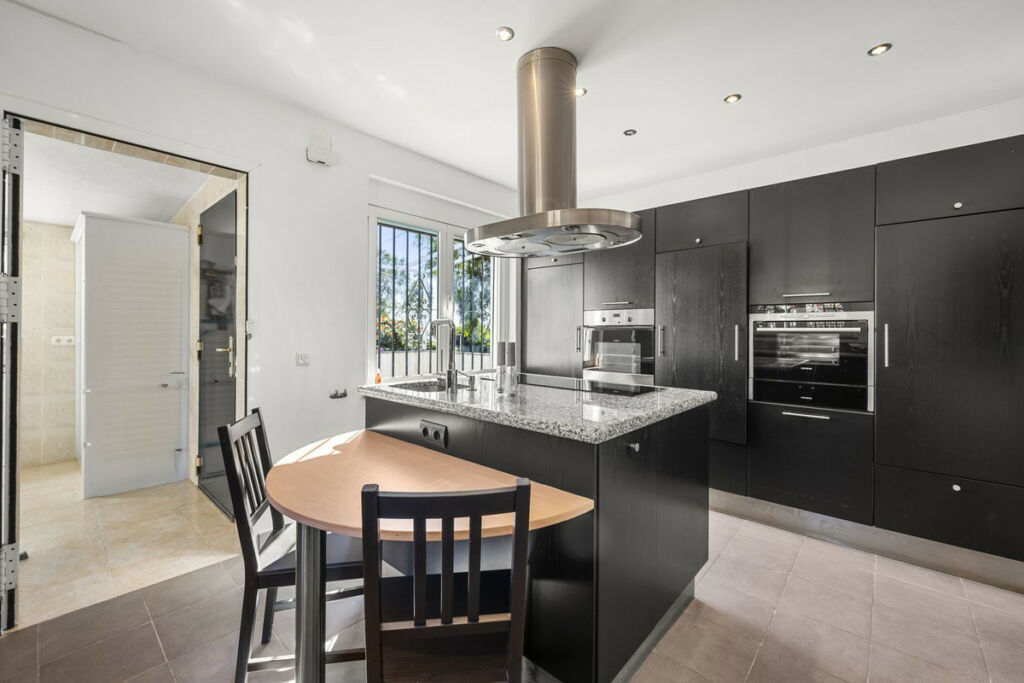 Detached Villa Benalmadena Málaga - image 46