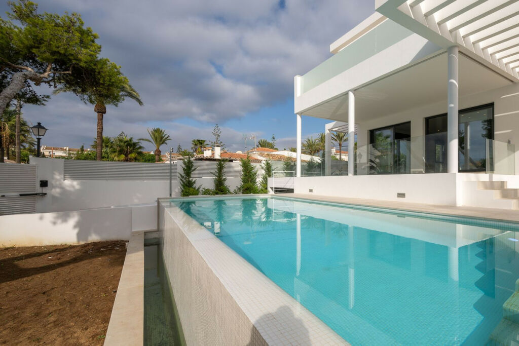 Detached Villa Marbesa Málaga - image 48