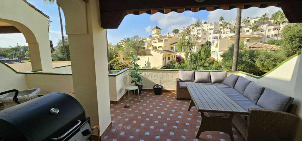 Middle Floor Apartment Riviera del Sol Málaga - image 2
