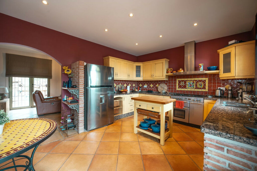 Detached Villa Monda Málaga - image 6