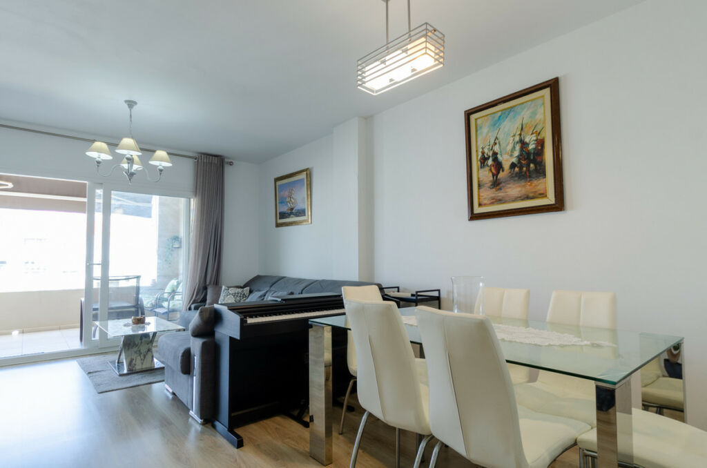 Middle Floor Apartment La Campana Málaga - image 5