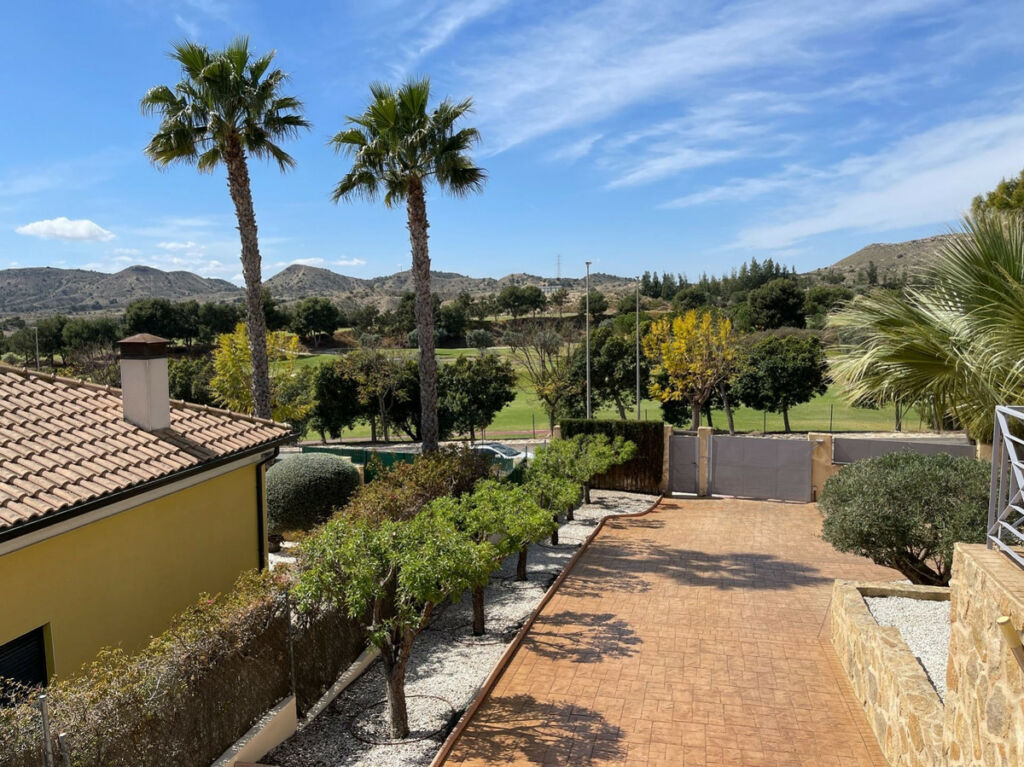 Detached Villa Monforte Del Cid Alicante - image 5