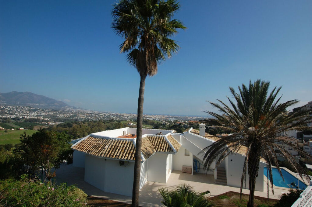 Detached Villa Cerros del Aguila Málaga - image 11