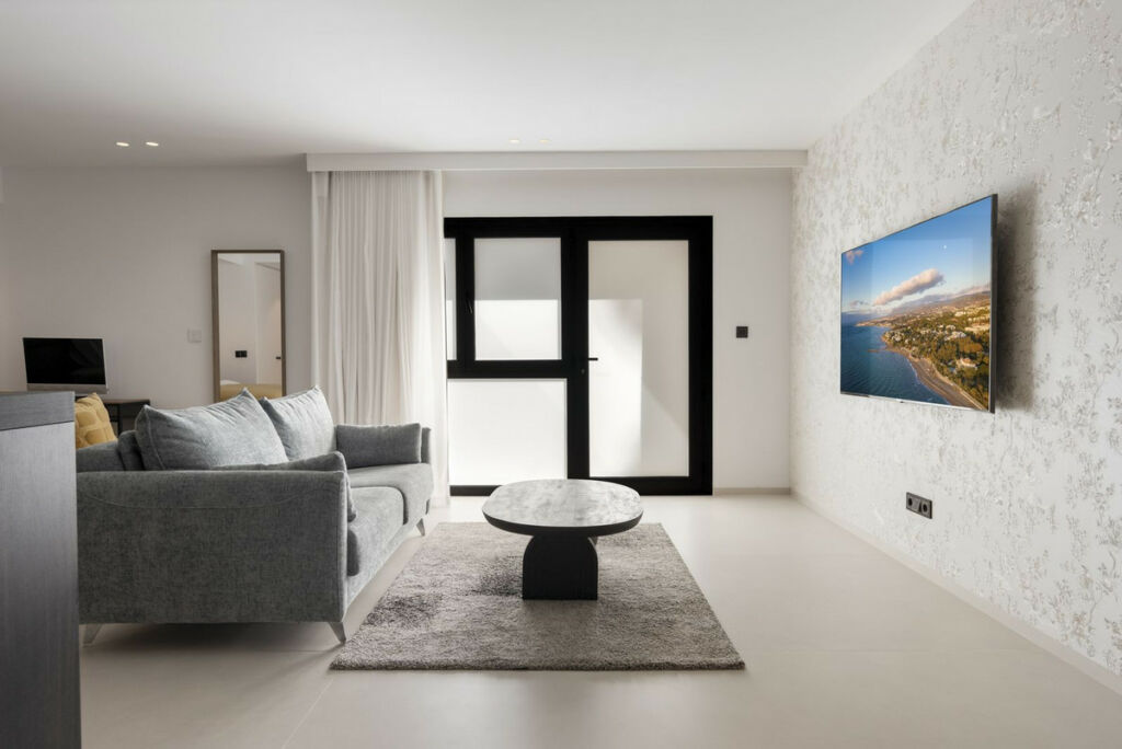 Detached Villa El Paraiso Málaga - image 59