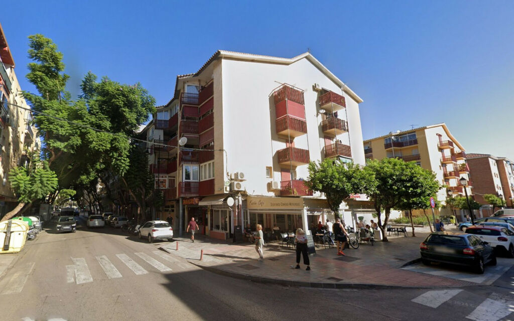 Middle Floor Apartment Fuengirola Málaga - image 6