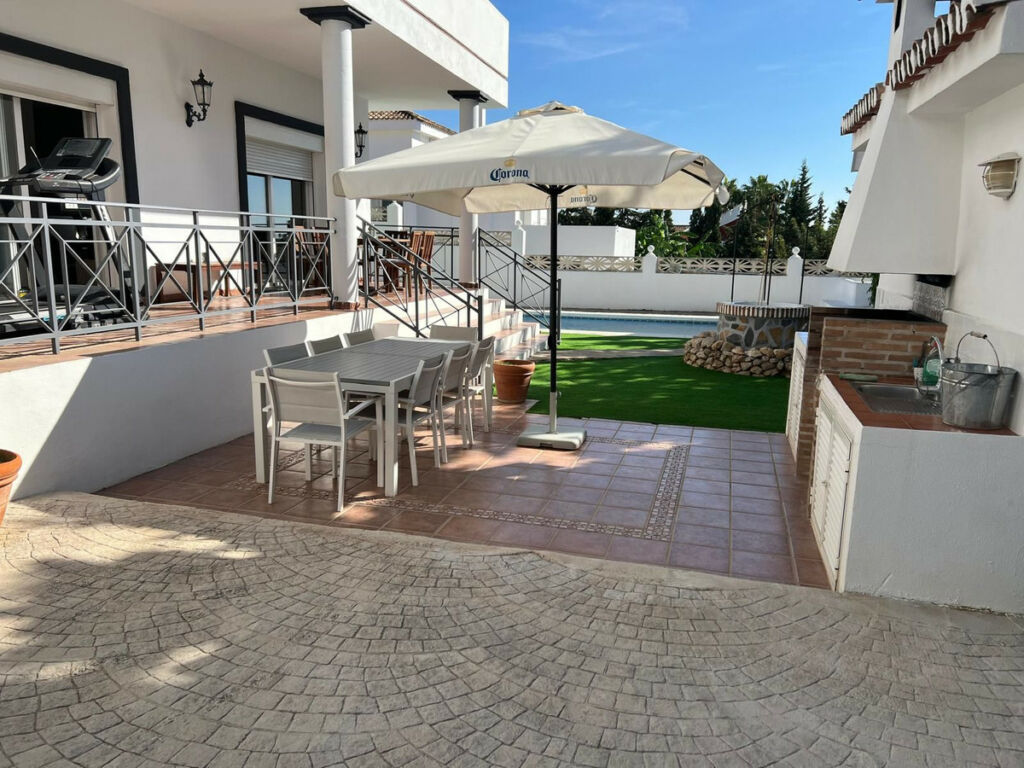 Detached Villa Marbella Málaga - image 9