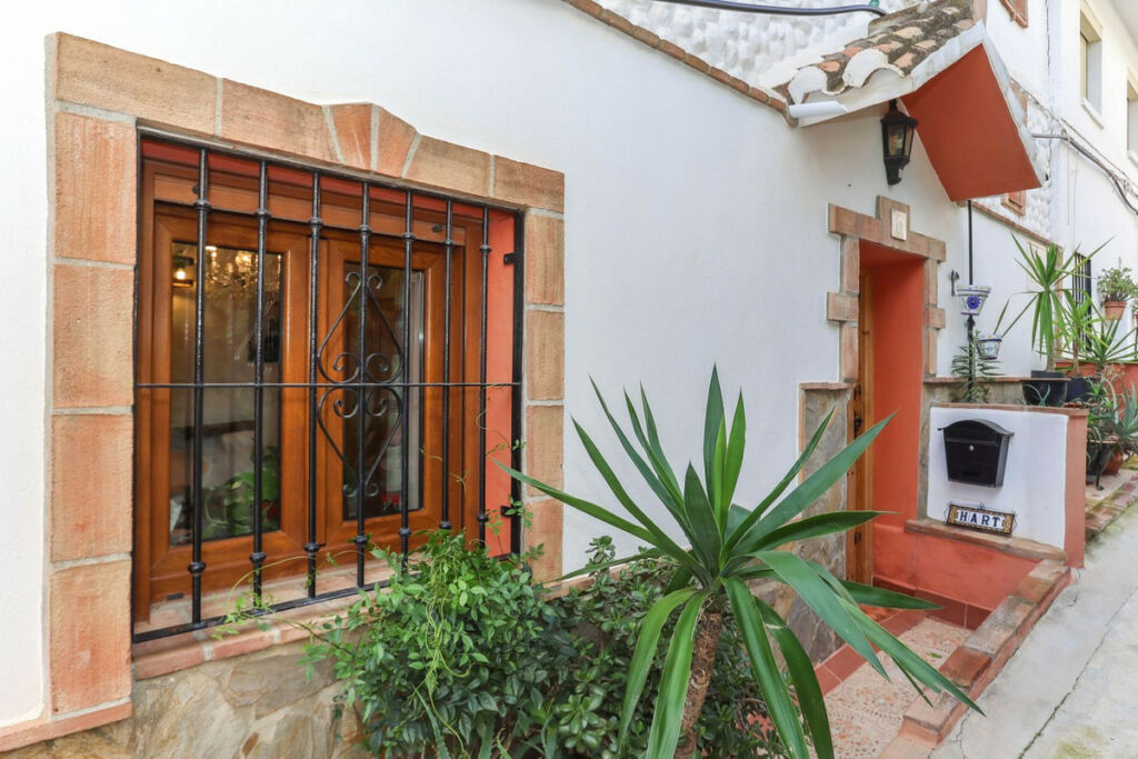 Townhouse Alozaina Málaga - image 5