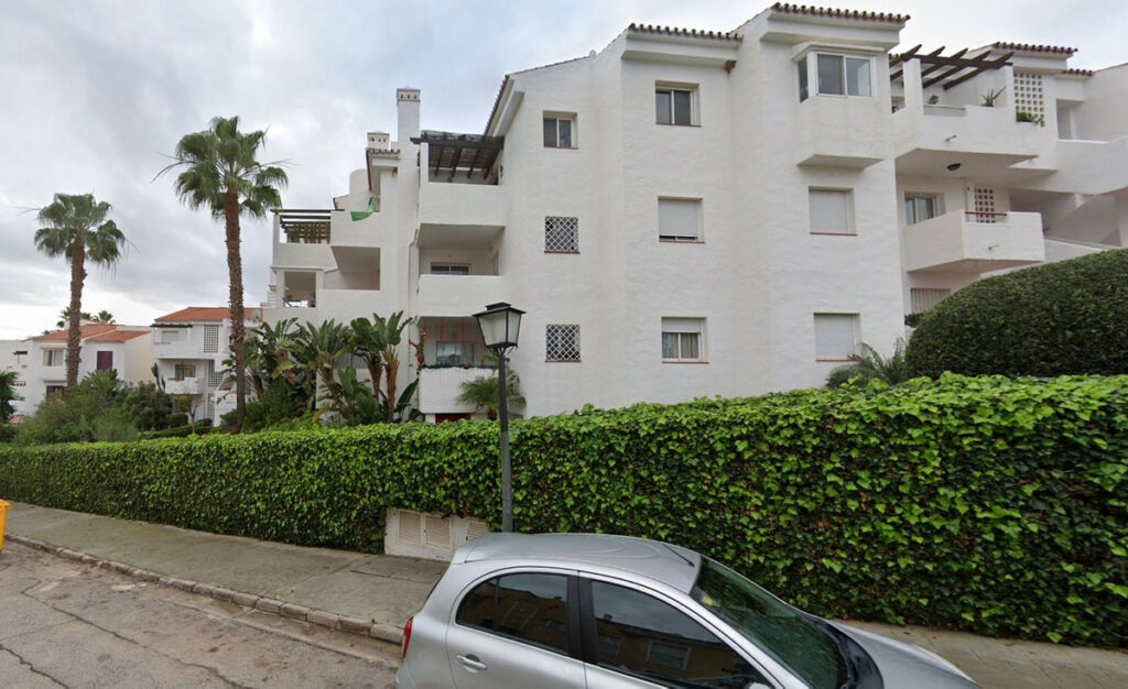 Middle Floor Apartment Bel Air Málaga - image 5