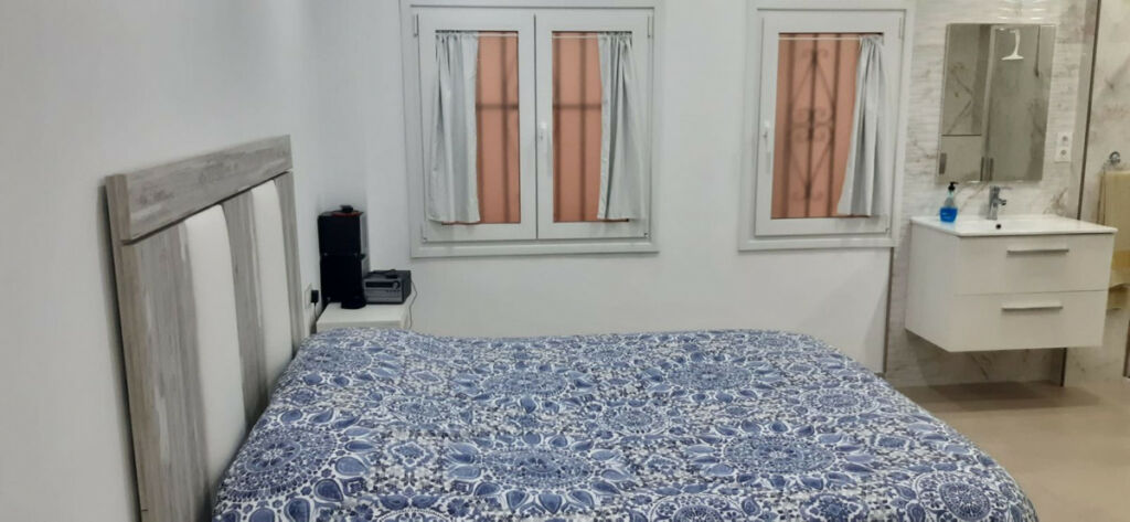Middle Floor Apartment Estepona Málaga - image 6