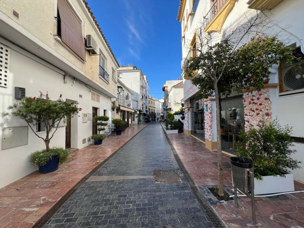 Residential Plot Estepona Málaga - image 6