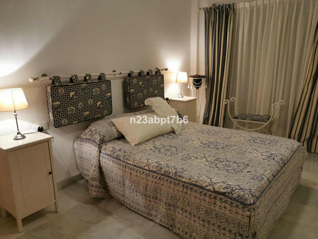 Middle Floor Apartment Aloha Málaga - image 6