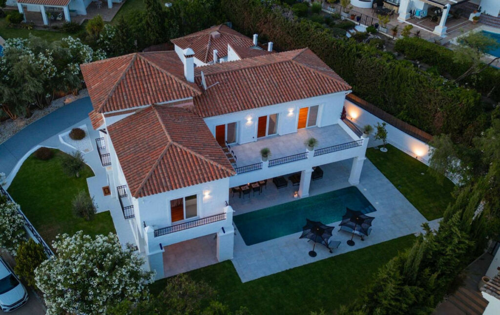 Detached Villa Benahavís Málaga - image 2