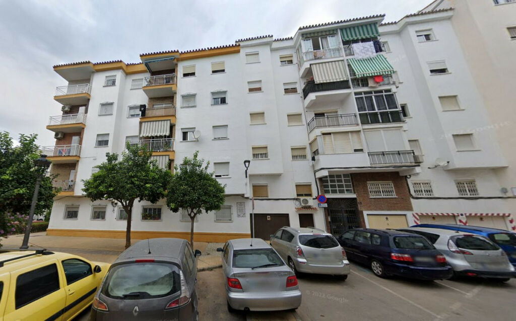 Middle Floor Apartment Estepona Málaga - image 7
