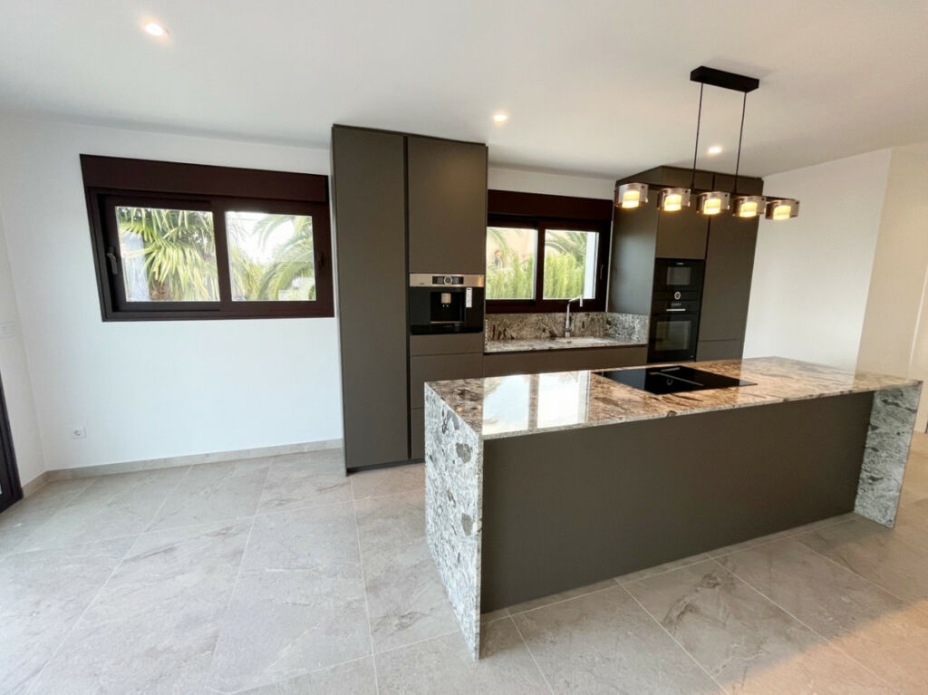 Detached Villa Denia Alicante - image 7