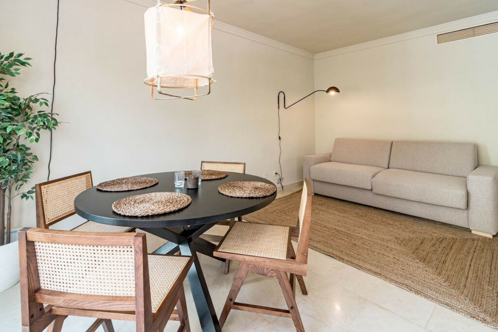Top Floor Apartment Nueva Andalucía Málaga - image 7