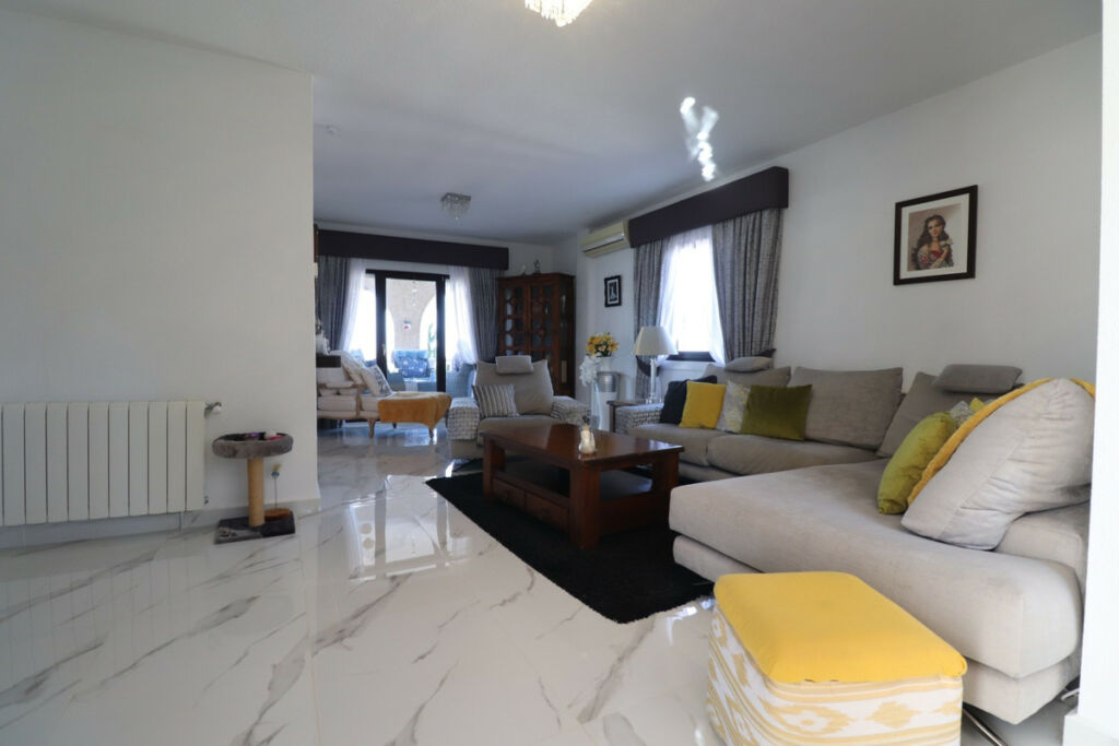 Detached Villa Algorfa Alicante - image 11