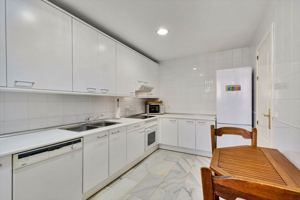 Townhouse San Pedro de Alcántara Málaga - image 7