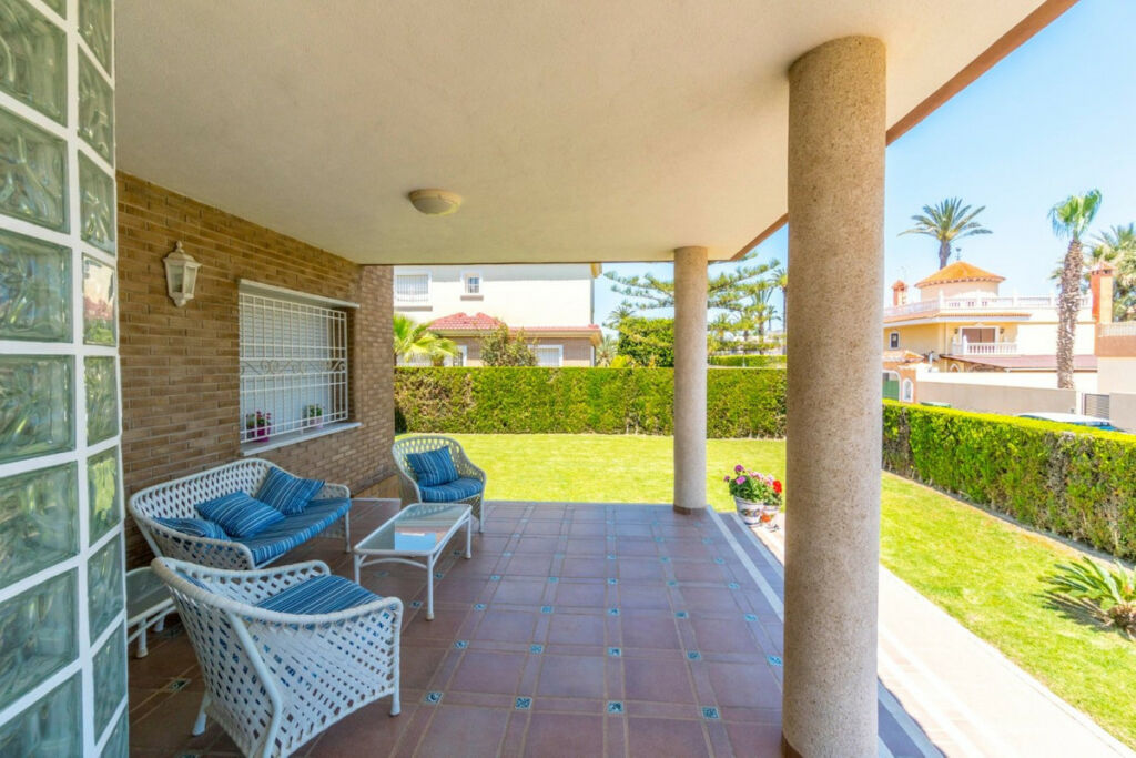 Detached Villa La Veleta Alicante - image 7