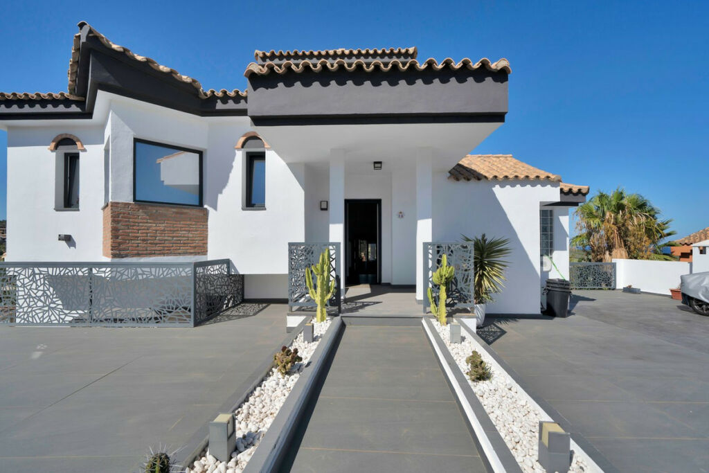 Detached Villa La Línea Cádiz - image 78