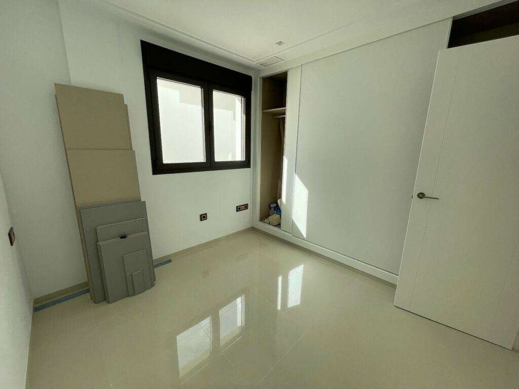 Detached Villa Benimar Alicante - image 8