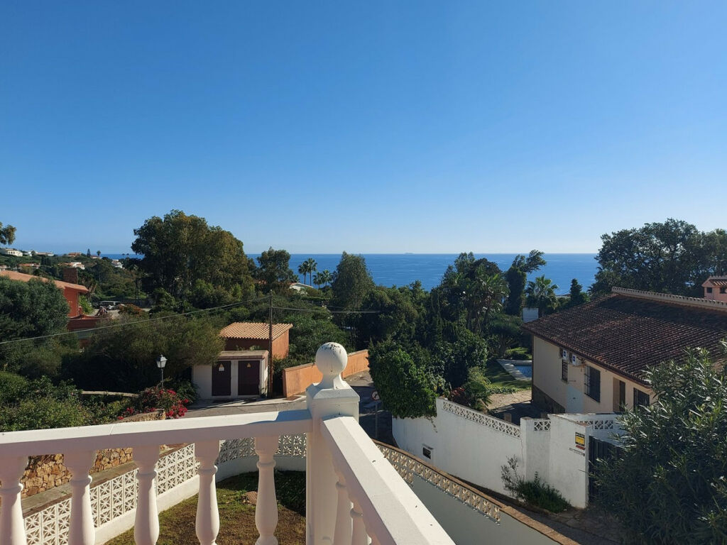 Detached Villa Manilva Málaga - image 8