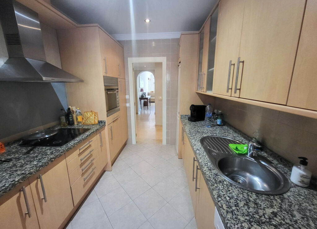 Ground Floor Apartment Elviria Málaga - image 8