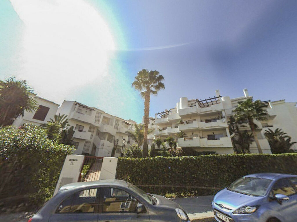 Middle Floor Apartment Bel Air Málaga - image 7