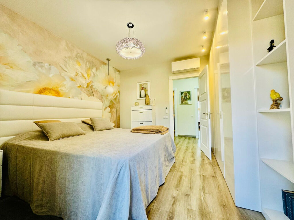 Middle Floor Apartment Bahía de Marbella Málaga - image 8