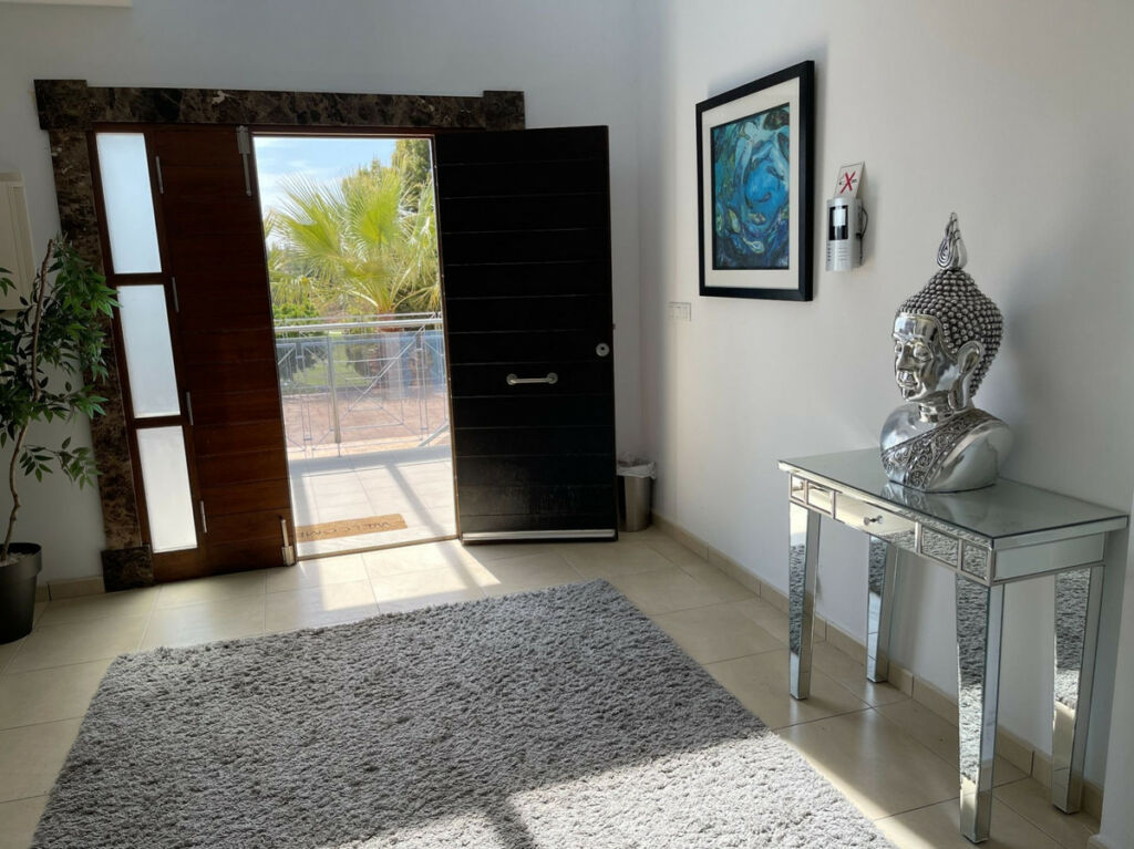Detached Villa Monforte Del Cid Alicante - image 8