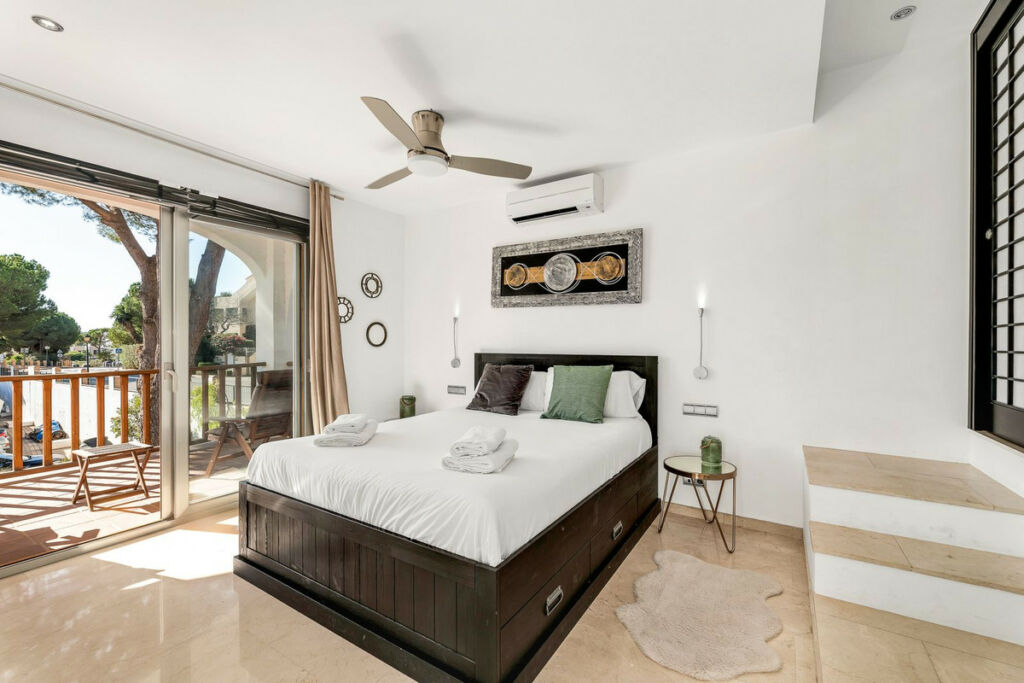 Detached Villa Nueva Andalucía Málaga - image 12