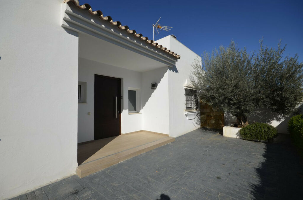 Detached Villa Manilva Málaga - image 8