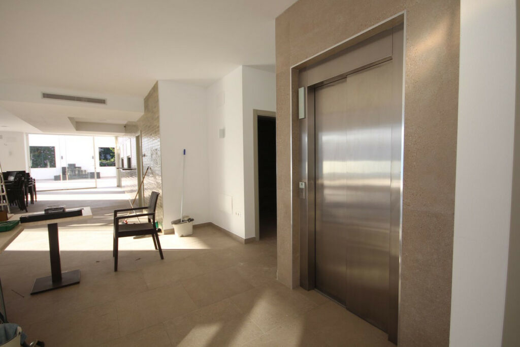 Detached Villa Elviria Málaga - image 8