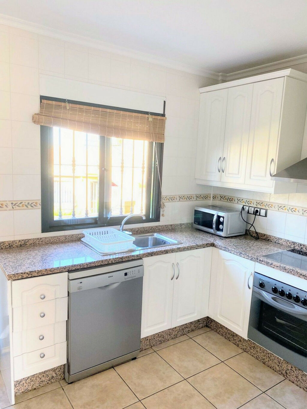 Detached Villa Villamartin Alicante - image 9