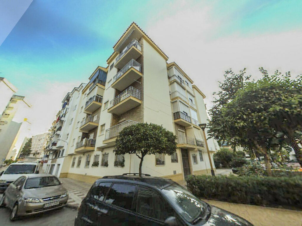 Middle Floor Apartment Estepona Málaga - image 8