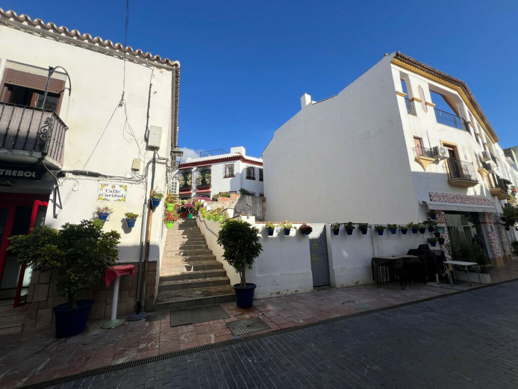 Residential Plot Estepona Málaga - image 8