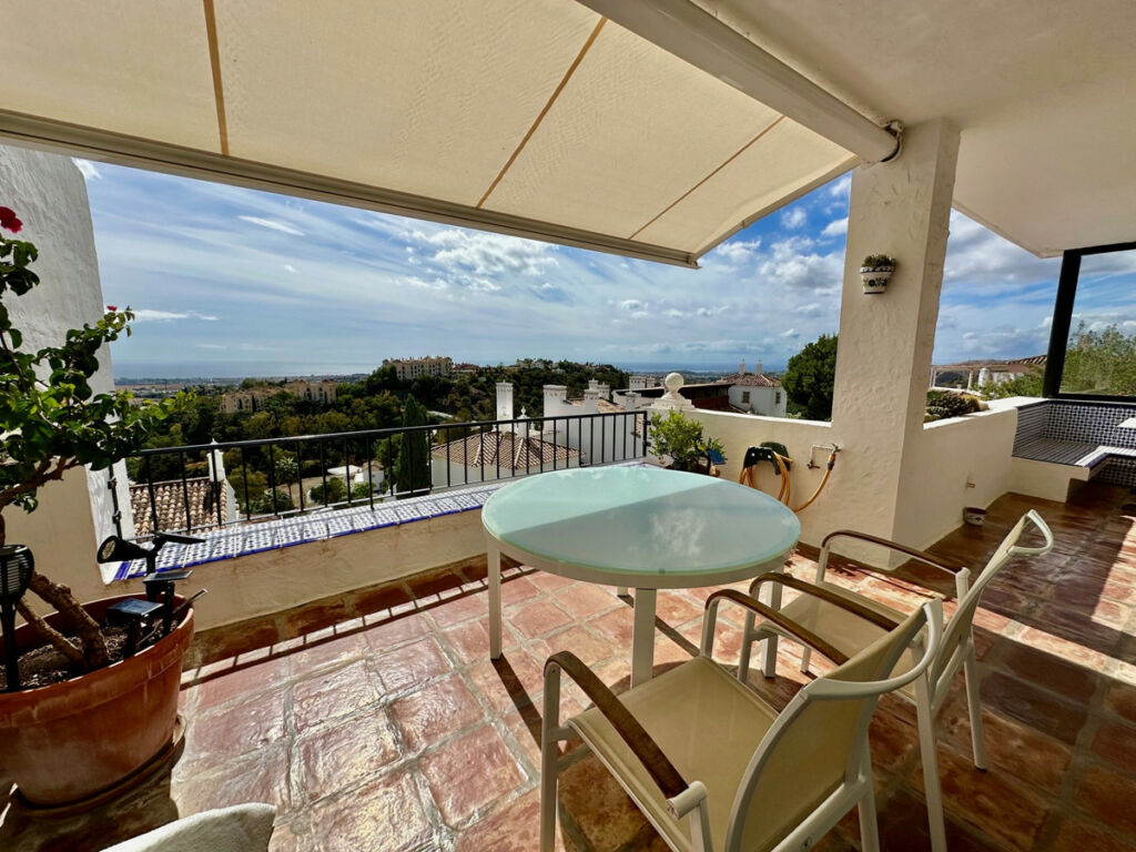 Middle Floor Apartment Benahavís Málaga - image 8