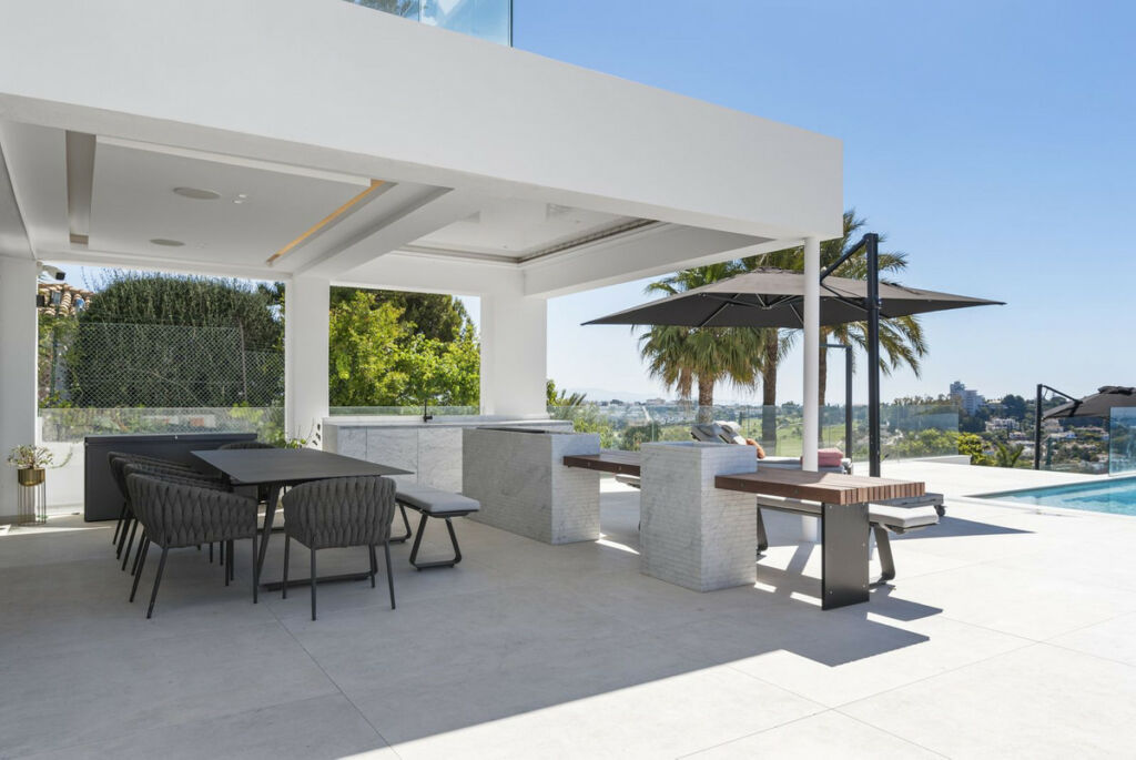 Detached Villa El Paraiso Málaga - image 12