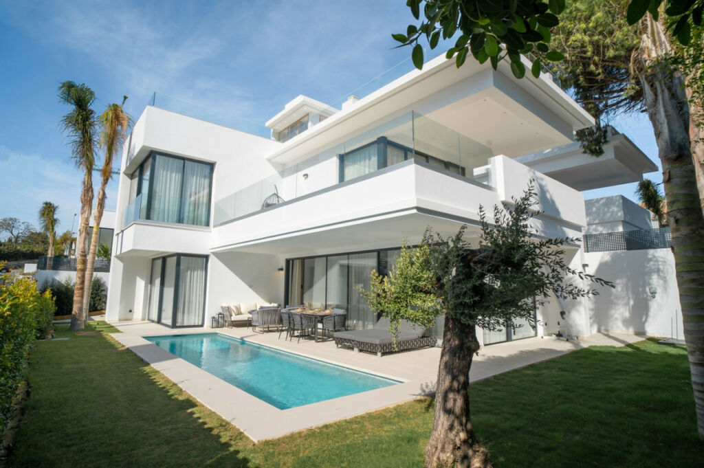 Detached Villa The Golden Mile Málaga
