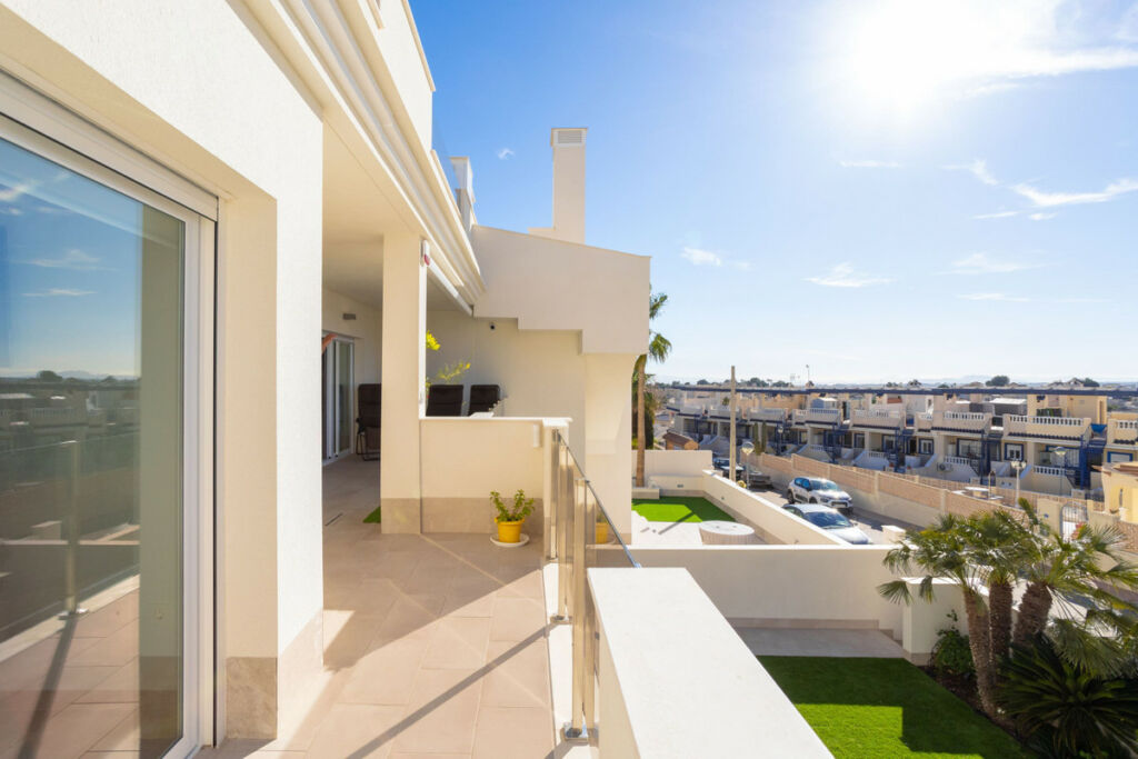 Top Floor Apartment Villamartin Alicante - image 2