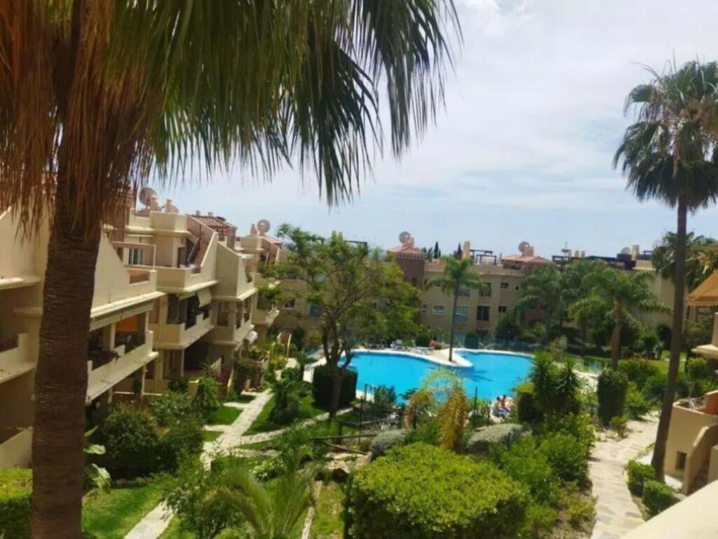 Middle Floor Apartment Bel Air Málaga