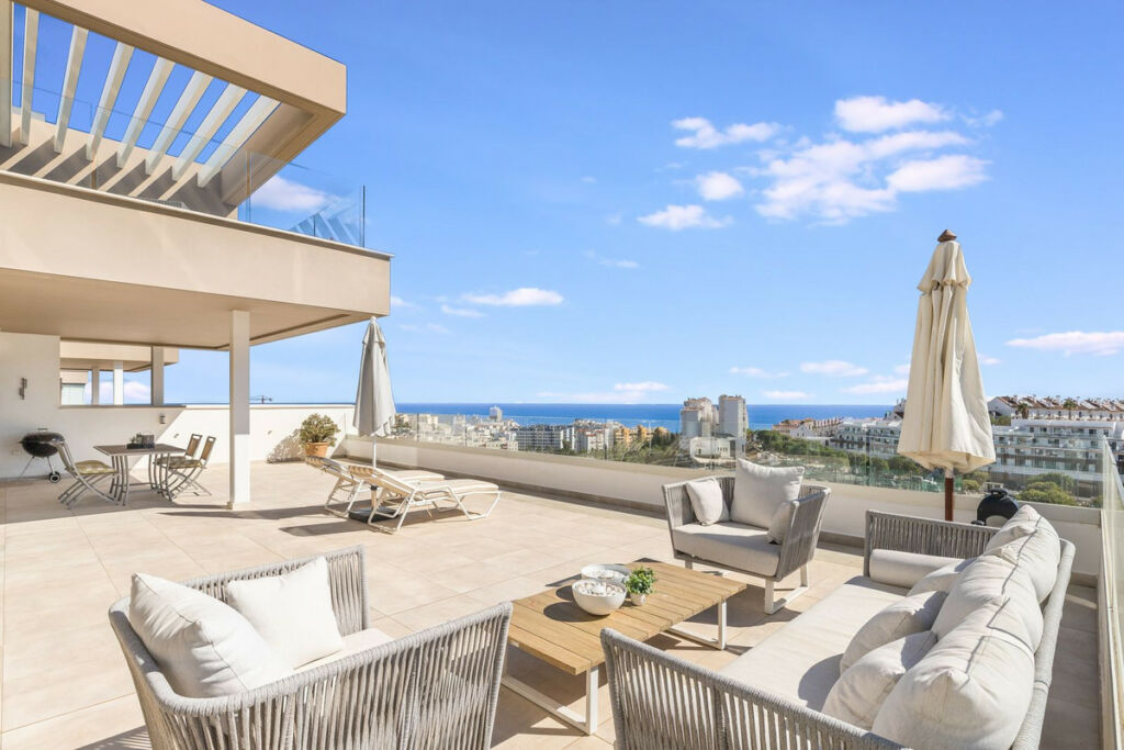 Top Floor Apartment Estepona Málaga